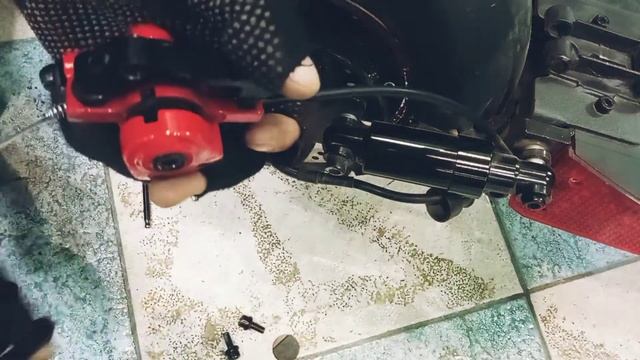 как поменять тормозные колодки на электросамокате на kugoo m 4 /pro замена ремонт тормозной системы смотреть онлайн
