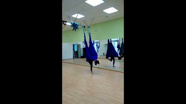 Фитнес-клуб "ОЛИМПиЯ" проводит тренировки Antigravity смотреть онлайн
