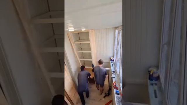 Монтаж встроенного шкафа на балконе. #шкафы #балкон #лоджия #встроенныйшкаф #отделкабалкона #ремонт смотреть онлайн