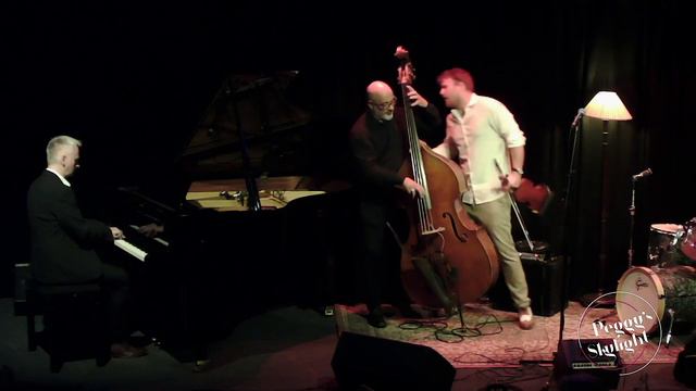 BUGLE CALL RAG! смотреть онлайн