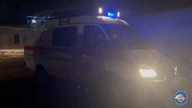 Сильный пожар охватил 144 "квадрата" ремонтного бокса для авто в Южно-Сахалинске смотреть онлайн