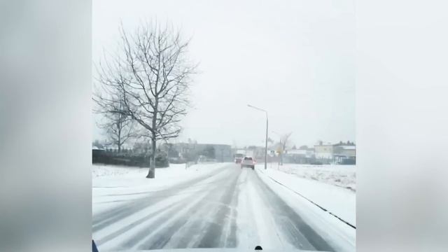 Strong snow storm in Poland! In Europe, a yellow level of danger has been declared! Roads are close смотреть онлайн