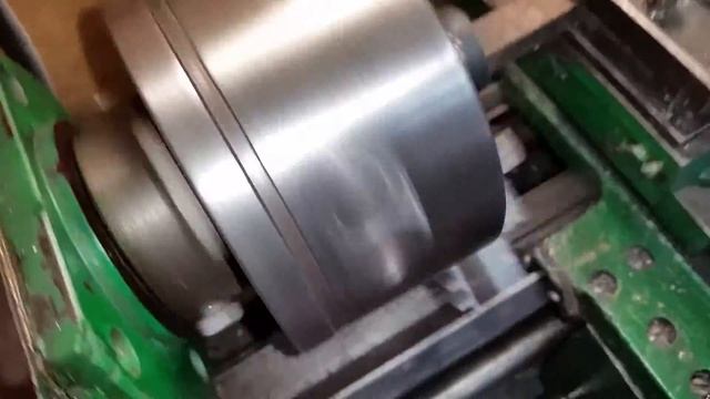 Режем на тв6 гайку с левой резьбой м20 шаг 1мм смотреть онлайн