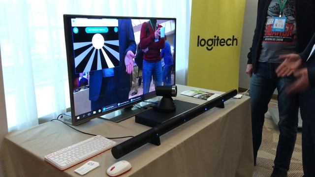 Демонстрация TrueConf Tracker - приложения для автонаведения PTZ камер и Phoenix Condor смотреть онлайн