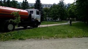 Поливальная машина для детей. Что умеет поливалка? Развивающие видео