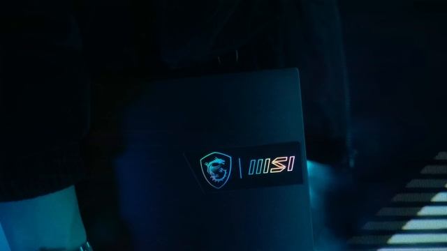 Shuffle in Urban Style with Aparshakti Khurana | Stealth 15M | MSI India смотреть онлайн