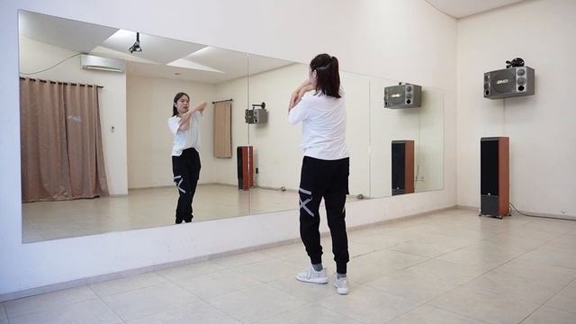 ASTRO 아스트로 - ONE Dance Tutorial | Mirrored + EXPLAINED смотреть онлайн