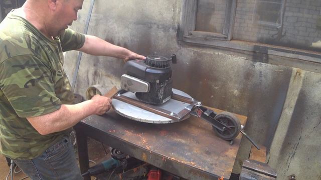 ГАЗОНОКОСИЛКА своими руками. смотреть онлайн