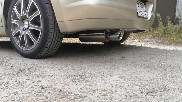 Звук банки на холостых. Nissan Tiida смотреть онлайн