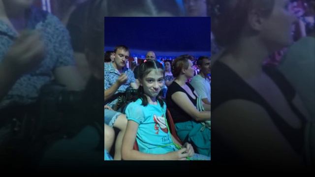 На выпускной дочери Полине