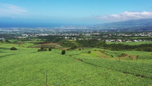 Que c'est drone ! Vue sur Saint Pierre et Le Tampon depuis Bérive смотреть онлайн