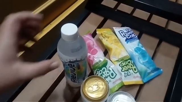 200000 донгов на покупки в кафе и киосках с прохладительными напитками. Забавная шапочка смотреть онлайн