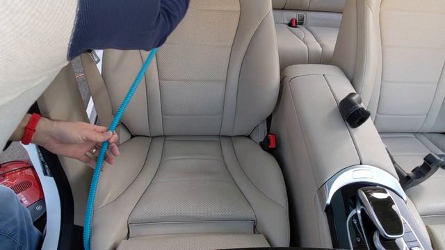 Detail: 2015 Mercedes GLC Premium Plus Silk Beige interior detail смотреть онлайн