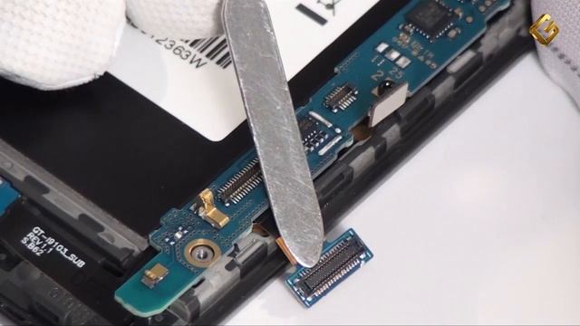 Samsung Galaxy R - как разобрать телефон и из чего он состоит смотреть онлайн