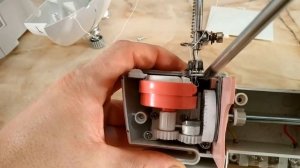 Китайская швейная машинка не работает/не образует петлю.  Ремонтируем сами.