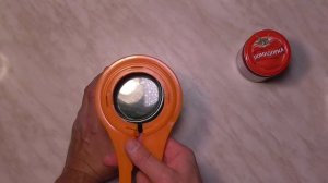 Открывашка для банок с закручивающимися крышками и пластиковых бутылок