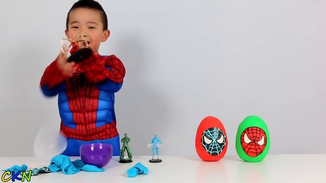 Ultimate Spiderman Play-Doh Surprise Eggs Opening Fun With Ckn Toys смотреть онлайн