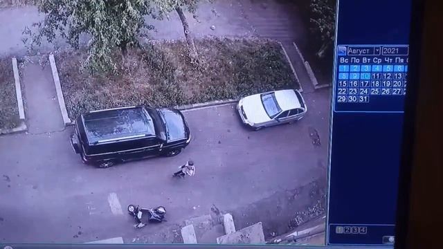 Дети упали со скутера смотреть онлайн