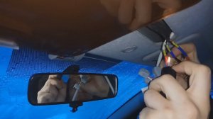 Установка плафона для задних пассажиров в Рено Дастер