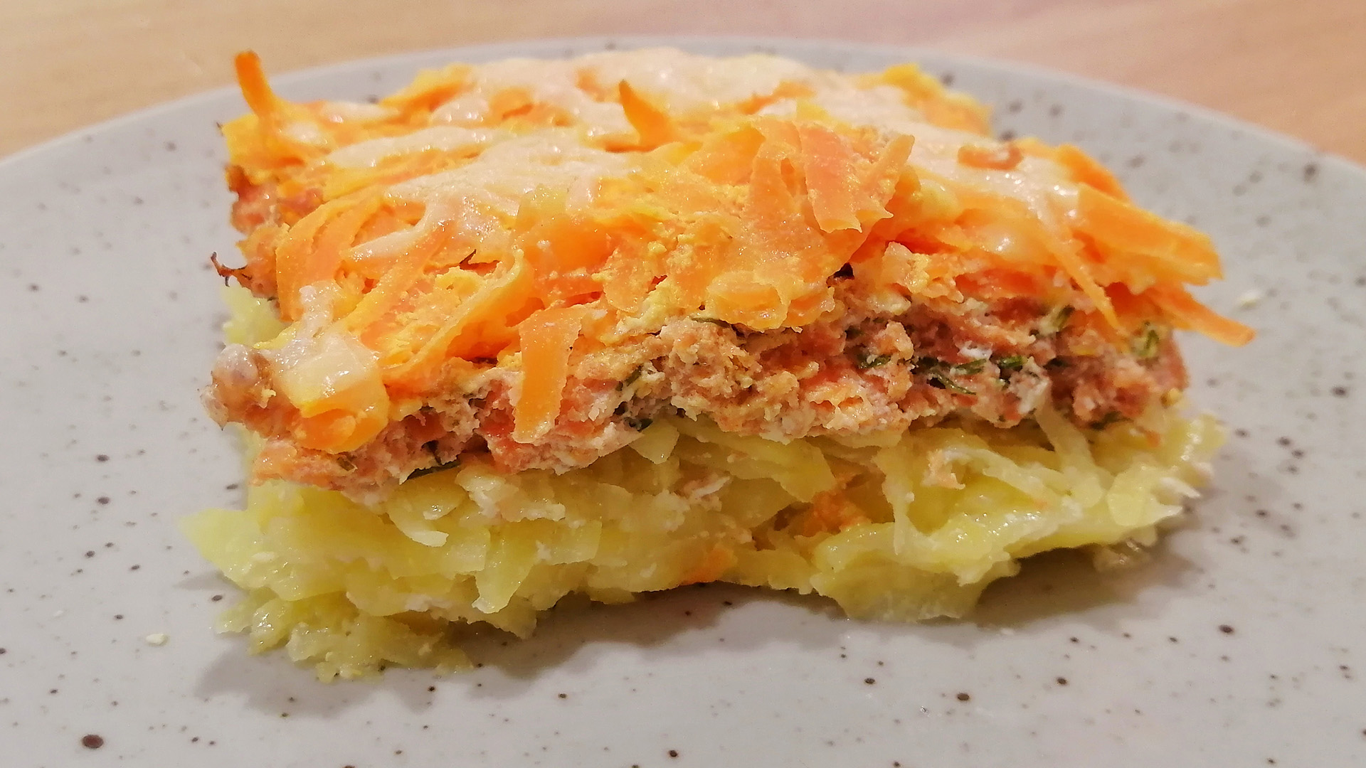 КАРТОФЕЛЬНАЯ ЗАПЕКАНКА С КРАСНОЙ РЫБКОЙ смотреть онлайн