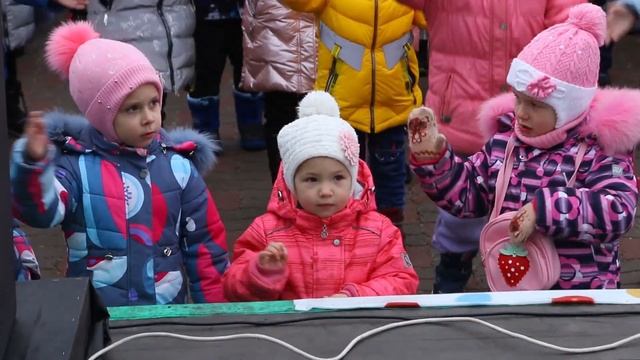 Шествие Дедов Морозов смотреть онлайн