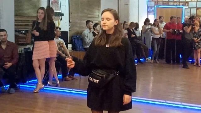 "Люби меня, люби" от Леси Юшкевич (a cappella) смотреть онлайн
