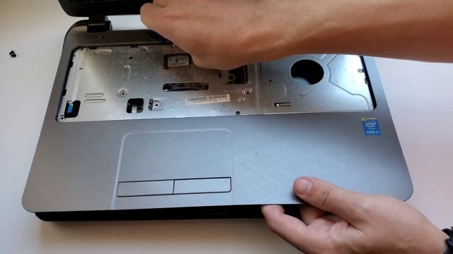 Как заменить жесткий диск в ноутбуке HP-15-R268UR /Установка дополнительного HDD в ноутбук15-R268UR смотреть онлайн