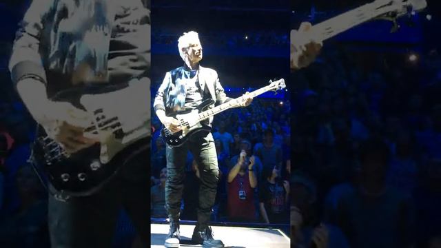 Adam Clayton U2 "Pride" live in Cologne, Barclaycard Arena, 3.10.2018 смотреть онлайн