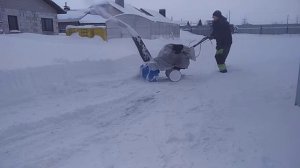 И снова снег. Часть 2. Снегоуборщик СМБ 1 Нева, мотоблок Луч, двигатель 15 ЛС.