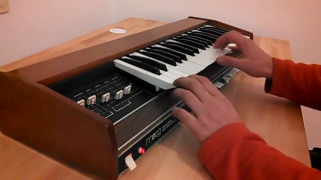 moog satellite demo смотреть онлайн