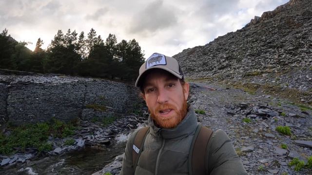 🏴󠁧󠁢󠁷󠁬󠁳󠁿 The Land of Slate, Waterfalls and a Vegan Cafe | Solo Hiking in Wales 🚶🏼💨 смотреть онлайн