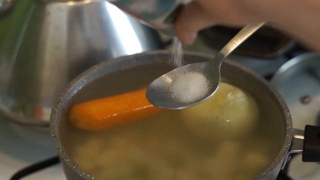 Суп из молодой крапивы.