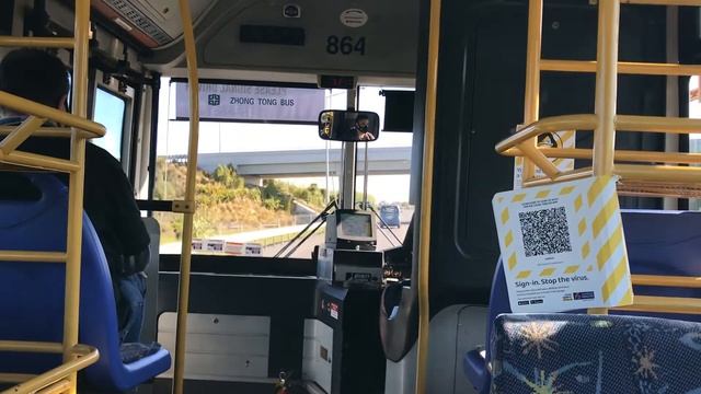 Zhong Tong LCK6126HG GB864 “Old-Junkie” (ride) going under Aidanfield Dr overpass. смотреть онлайн