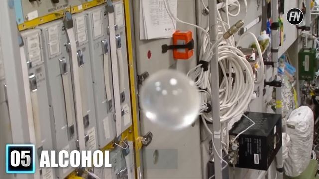 10 Things You CANNOT Do in Space смотреть онлайн