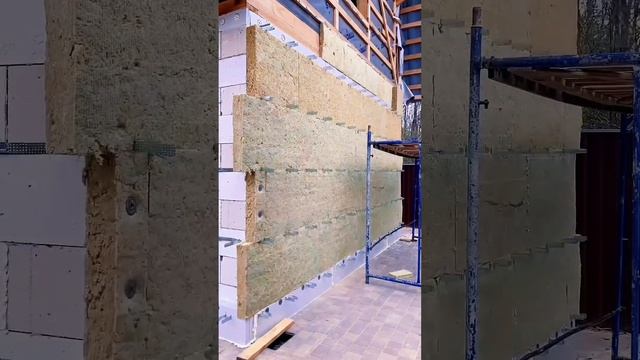 Утепление вентилируемого фасада #стройка стройка #утепление #дом #баня #газобетон #каркасныйдом смотреть онлайн