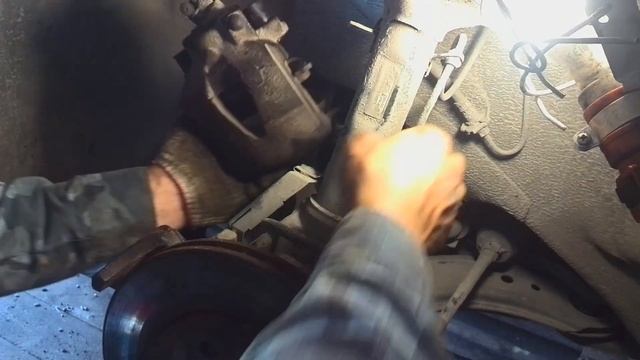 устраняем стук тормозных суппортов смотреть онлайн