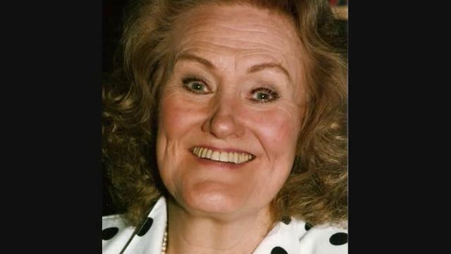 Dame Joan Sutherland. Les oiseaux dans la charmille. Les Contes d´Hoffmann. Offenbach. смотреть онлайн