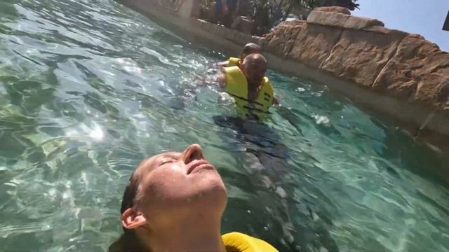 Atlantis Aquapark & Dolphin Bay Dubai смотреть онлайн