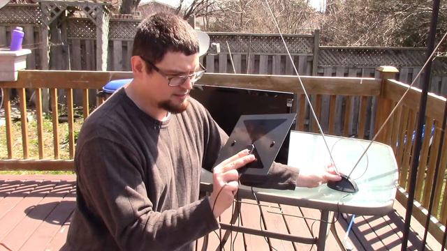Clear TV Flat Antenna Review And Unboxing + VS Rabbit Ears - Free To Air Antenna Testing!