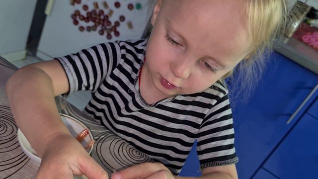 Пробуем маринованные креветки первый раз. смотреть онлайн