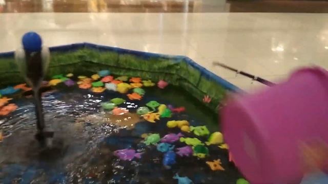 Приключения в Горках №2 Принцесса Марго на рыбалке! смотреть онлайн