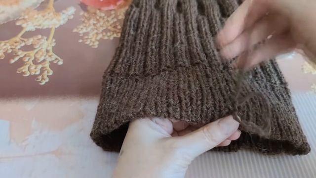 Как незаметно спрятать хвостики нитей при вязании шапочки спицами смотреть онлайн