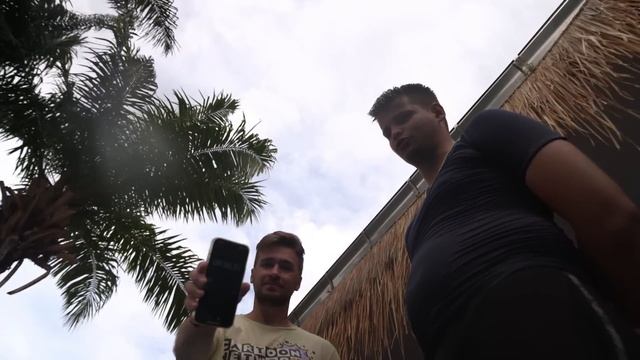 КТО ДОЛЬШЕ ПРОДЕРЖИТСЯ ПОД ВОДОЙ ЧЕЛЛЕНДЖ! смотреть онлайн