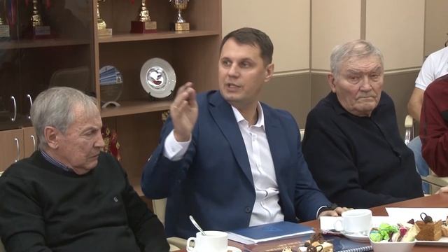 Футбол - Встреча руководства ФК "Енисей" с ветеранами красноярского футбола и болельщиками клуба смотреть онлайн