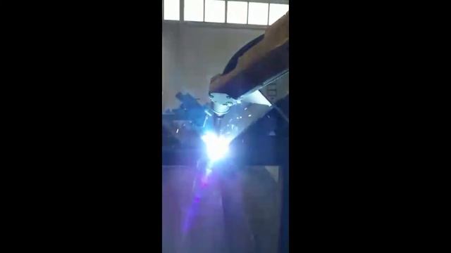 сварка балки на роботе фрониус смотреть онлайн