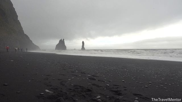 Reynisfjara Black Sand Beach in Vik, Iceland смотреть онлайн