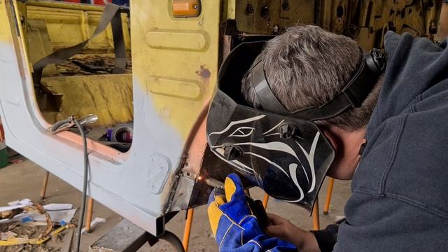 Rebuilding My Rotten 2 stroke LJ50Pt6 Driving it inCuzzTec
