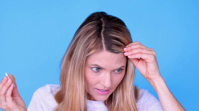 How to Cover Your Roots At Home - Blonde, Brunette, Gray Hair - Over 40 смотреть онлайн