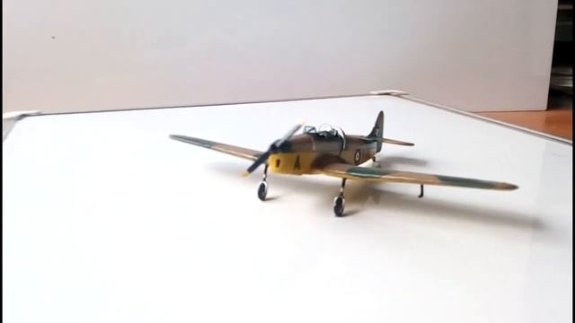 Монстр из коробки 1:72. Miles Magister. ARK MODELS VS EASTERN EXPRESS