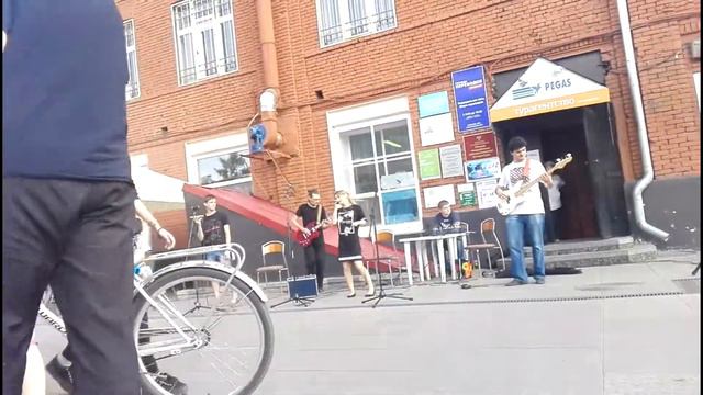 ГРУППА ЭЛЕМЕНТАРНЫЕ ЧАСТИЦЫ ПЕСНЯ ЛЮБОЧКА [КЛИП] смотреть онлайн